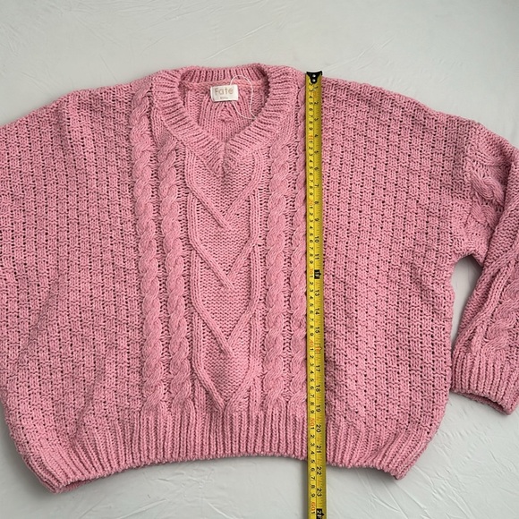 Fate pink chunky knit v-neck sweater - Picture 7 of 11